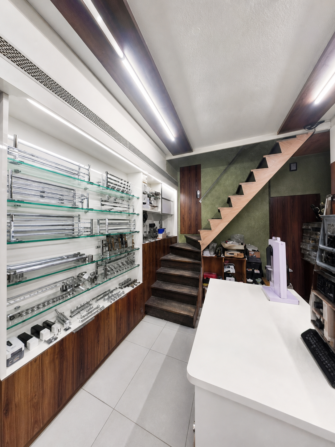 Handle and fitting displays inside the showroom